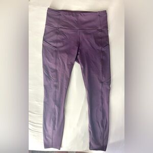 Lululemon Women’s Size 8 leggings (maroon)